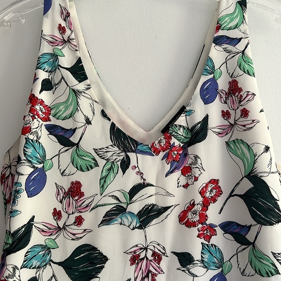 Floral Sleeveless RW&co. Blouse with V-Neck | size L - Picture 2 of 4